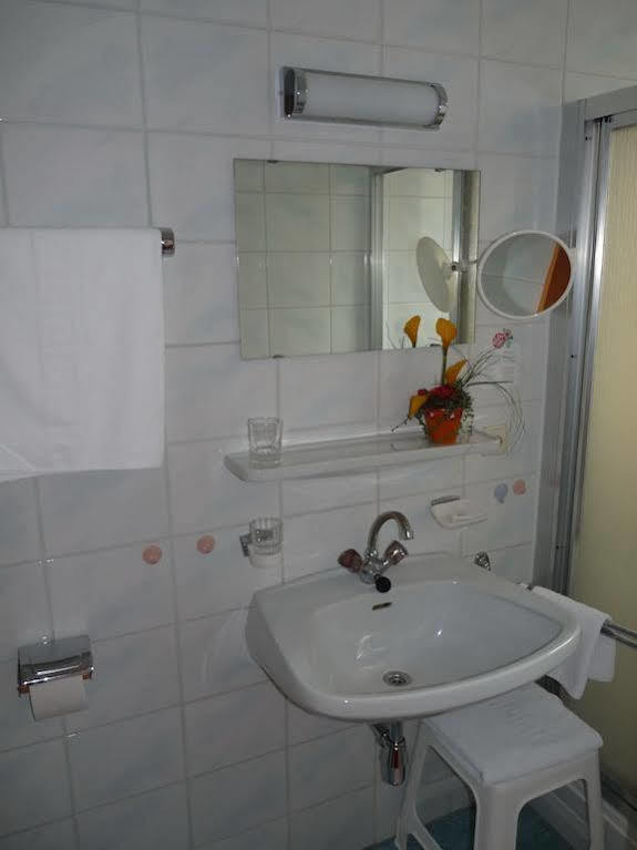 Parkhotel Zur Klause Bad Hall Exterior photo